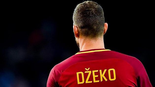 Edin Džeko zajistil AS Řím remízu na hřišti Sampdorie Janov. Edin Džeko zajistil AS Řím remízu na hřišti Sampdorie Janov.