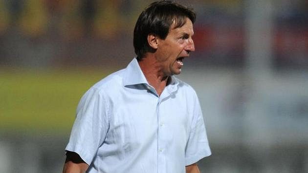Trenér František Straka. Trenér František Straka.