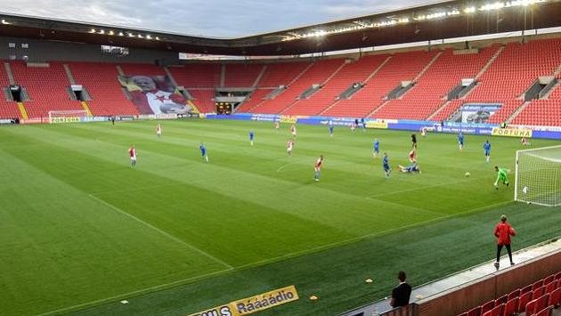 Zápas Slavie s Libercem se odehrál bez fanoušků. Zápas Slavie s Libercem se odehrál bez fanoušků.
