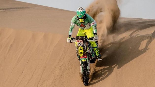Český motocyklový závodník Ondřej Klymčiw ve třetí etapě Rallye Dakar havaroval a soutěž pro něj předčasně skončila. Teď je v péči lékařů a chystá se už na druhý operační zákrok. Český motocyklový závodník Ondřej Klymčiw ve třetí etapě Rallye Dakar havaroval a soutěž pro něj předčasně skončila. Teď je v péči lékařů a chystá se už na druhý operační zákrok.