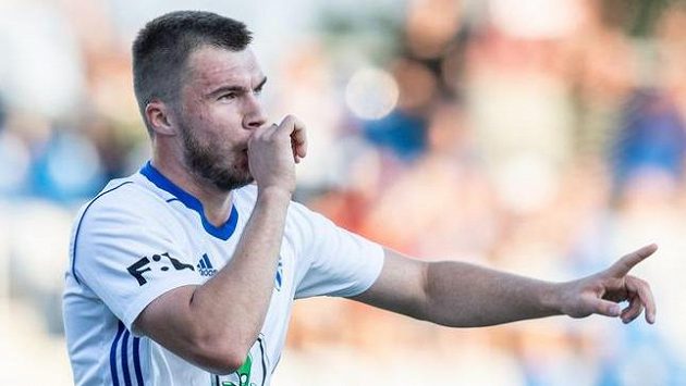 Oslavné gesto Nikolaje Komličenka, kanonýra Mladé Boleslavi. Oslavné gesto Nikolaje Komličenka, kanonýra Mladé Boleslavi.