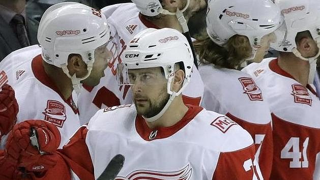 Tomas Tatar (21) ještě v dresu Detroitu při utkání s Tampou Bay. Tomas Tatar (21) ještě v dresu Detroitu při utkání s Tampou Bay.