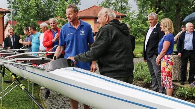 Jan Jindra, an Olympic rowing champion, died at the age of 89