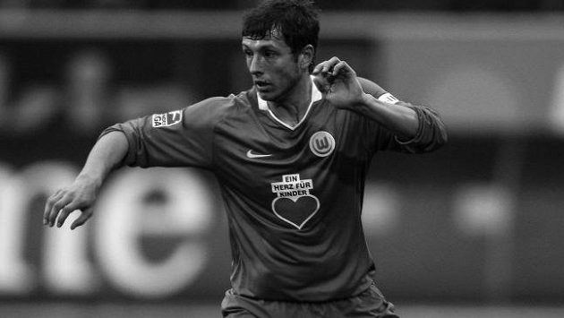 Bývalý fotbalista Wolfsburgu Sergej Karimov zemřel. Bývalý fotbalista Wolfsburgu Sergej Karimov zemřel.