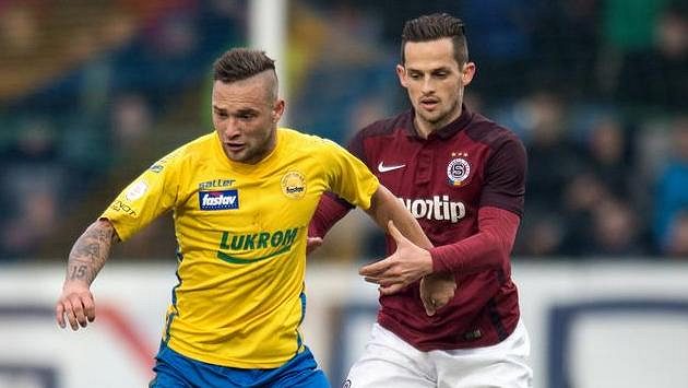 Zlínský útočník Antonín Fantiš (vlevo) a Mario Holek ze Sparty. Zlínský útočník Antonín Fantiš (vlevo) a Mario Holek ze Sparty.