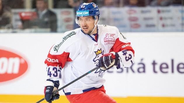 Český hokejový útočník Jan Kovář v reprezentačním dresu. Český hokejový útočník Jan Kovář v reprezentačním dresu.