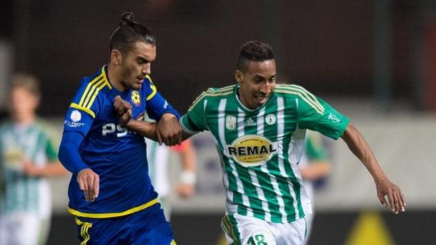 Záložník Bohemians Jhon Mosquera (vpravo) a záložník Jihlavy Patrik Demeter. Záložník Bohemians Jhon Mosquera (vpravo) a záložník Jihlavy Patrik Demeter.