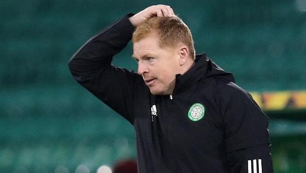 Kouč Celtiku Neil Lennon odmítl po další blamáži rezignovat. fanoušci zuří. Kouč Celtiku Neil Lennon odmítl po další blamáži rezignovat. fanoušci zuří.