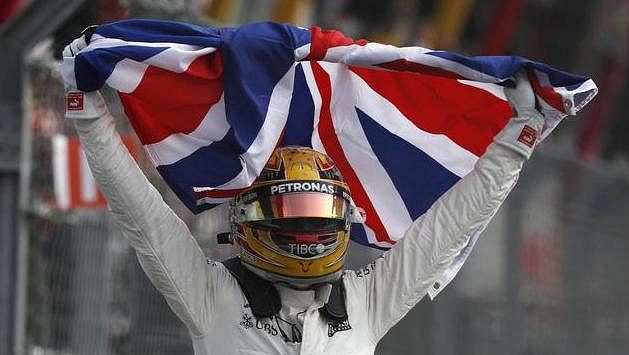 Mistr jsem já! Lewis Hamilton rozhodl již v Mexiku, byť z deváté příčky... Mistr jsem já! Lewis Hamilton rozhodl již v Mexiku, byť z deváté příčky...