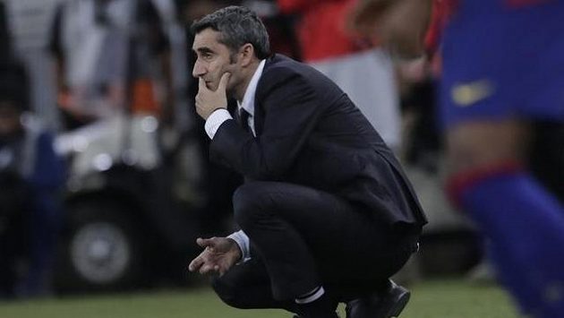 Ernesto Valverde už není trenérem fotbalistů Barcelony. Ernesto Valverde už není trenérem fotbalistů Barcelony.
