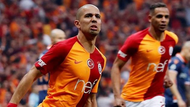 Fotbalisté Galatasaraye Istanbul obhájili titul v turecké lize. Fotbalisté Galatasaraye Istanbul obhájili titul v turecké lize.