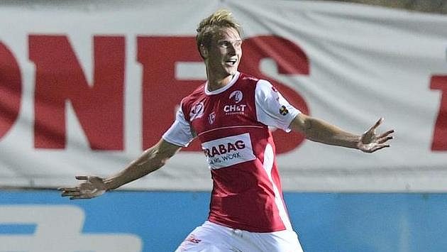 Emil Tischler z Pardubic oslavuje gól Slavii. Emil Tischler z Pardubic oslavuje gól Slavii.