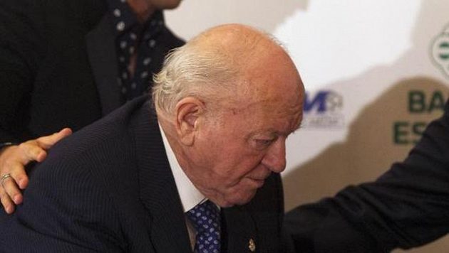 Alfredo Di Stéfano při vyhlašování Zlaté kopačky v roce 2011. Alfredo Di Stéfano při vyhlašování Zlaté kopačky v roce 2011.