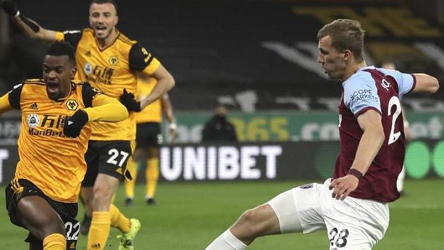 Tomáš Souček v zápase proti Wolves Tomáš Souček v zápase proti Wolves