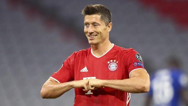 Robert Lewandowski z Bayernu se raduje z gólu proti Chelsea. Robert Lewandowski z Bayernu se raduje z gólu proti Chelsea.