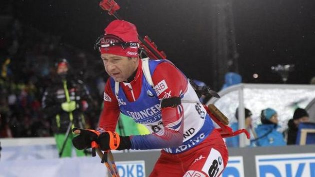 Norský veterán Ole Einar Björndalen ovládl vytrvalostní závod mužů na 20 km v Östersundu. Norský veterán Ole Einar Björndalen ovládl vytrvalostní závod mužů na 20 km v Östersundu.