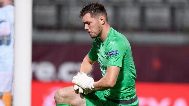 Český brankář Aleš Mandous po gólu inkasovaném z penalty. Český brankář Aleš Mandous po gólu inkasovaném z penalty.