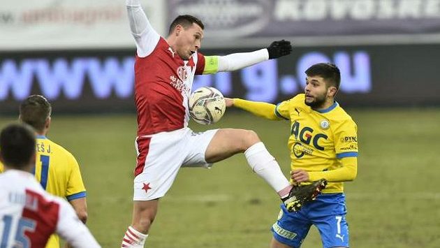 Zleva Jan Bořil ze Slavie a Patrik Žitný z Teplic. Zleva Jan Bořil ze Slavie a Patrik Žitný z Teplic.