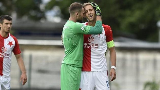 Zleva Ondřej Kúdela, brankář Slavie Ondřej Kolář a Tomáš Souček ze Slavie. Zleva Ondřej Kúdela, brankář Slavie Ondřej Kolář a Tomáš Souček ze Slavie.