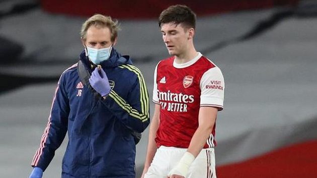 Tierney kvůli potížím s kolenem nedohrál sobotní ligový zápas s Liverpoolem. Tierney kvůli potížím s kolenem nedohrál sobotní ligový zápas s Liverpoolem.