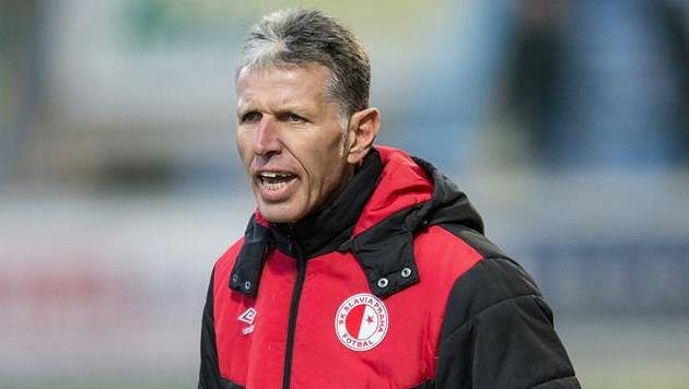 Trenér Slavie Praha Jaroslav Šilhavý během utkání v Liberci. Trenér Slavie Praha Jaroslav Šilhavý během utkání v Liberci.