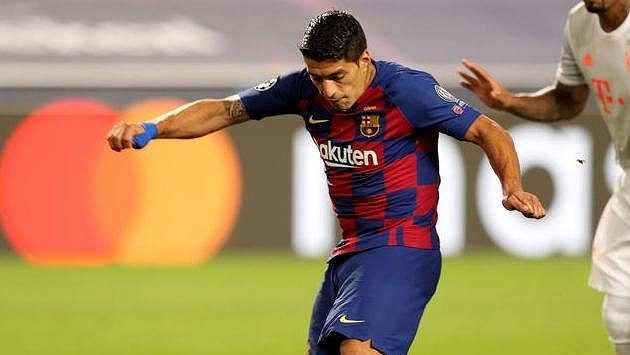 Luis Suárez dává druhý gól Barcelony Luis Suárez dává druhý gól Barcelony