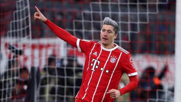 Robert Lewandowski z Bayernu se raduje po gólu proti Kolínu. Robert Lewandowski z Bayernu se raduje po gólu proti Kolínu.