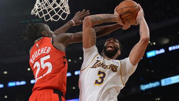 Basketbalisté Toronta obhajující titul v NBA vyhráli v neděli 113:104 na hřišti Los Angeles Lakers Basketbalisté Toronta obhajující titul v NBA vyhráli v neděli 113:104 na hřišti Los Angeles Lakers