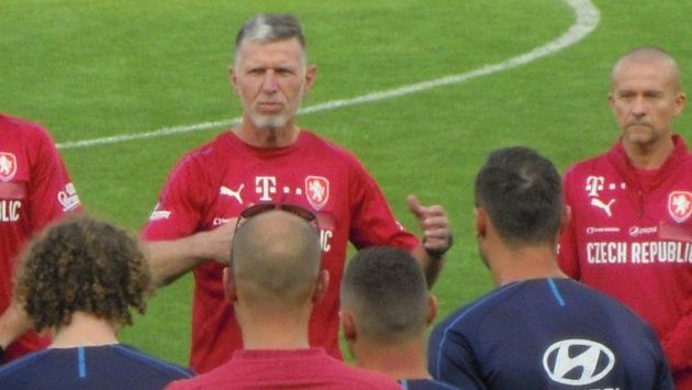 Trenér Jaroslav Šilhavý bude mít v přípravě na Anglii svým svěřencům o čem povídat. Trenér Jaroslav Šilhavý bude mít v přípravě na Anglii svým svěřencům o čem povídat.