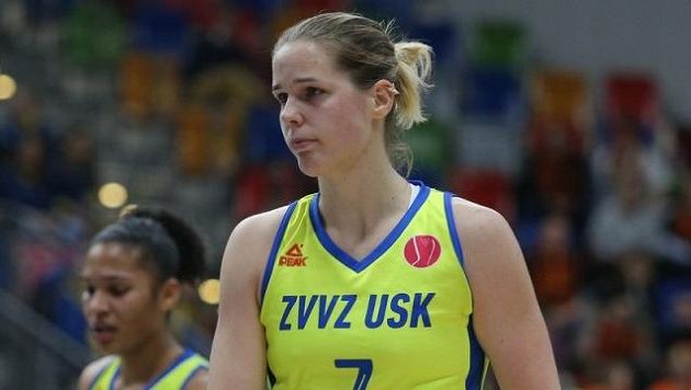 Alena Hanušová v dresu USK Praha Alena Hanušová v dresu USK Praha