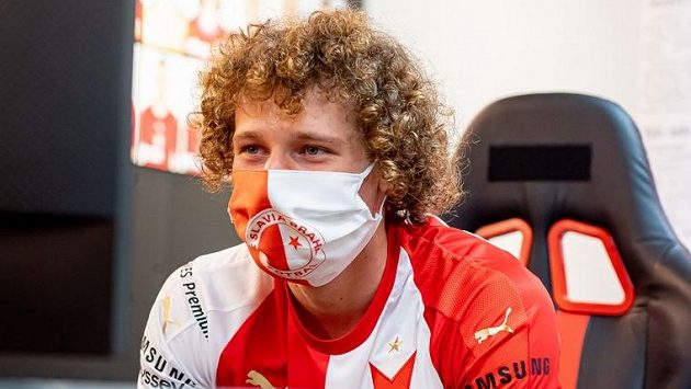 Alex Král a jeho pekelné soustředění s gamepadem v rukou. Alex Král a jeho pekelné soustředění s gamepadem v rukou.