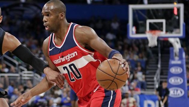 Spoluhráč basketbalisty Tomáše Satoranského z Washingtonu Jodie Meeks se před začátkem play off NBA dostal do problémů kvůli pozitivnímu dopingovému testu. Vedení zámořské ligy ho suspendovalo na 25 zápasů. Spoluhráč basketbalisty Tomáše Satoranského z Washingtonu Jodie Meeks se před začátkem play off NBA dostal do problémů kvůli pozitivnímu dopingovému testu. Vedení zámořské ligy ho suspendovalo na 25 zápasů.