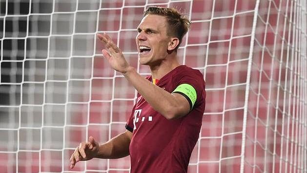 Kapitán Sparty Bořek Dočkal se po změně stran postaral o vyrovnávací gól v utkání Evropské ligy proti Lille. Kapitán Sparty Bořek Dočkal se po změně stran postaral o vyrovnávací gól v utkání Evropské ligy proti Lille.