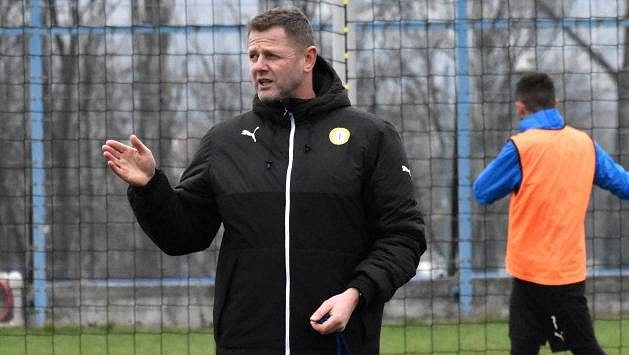Pro fotbalové Teplice začala příprava v novém roce tak, jak končil pro trenéra Radima Kučeru rok loňský. S propblémy... Pro fotbalové Teplice začala příprava v novém roce tak, jak končil pro trenéra Radima Kučeru rok loňský. S propblémy...