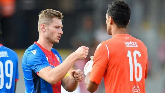 Kapitán Jakub Brabec a brankář Aleš Hruška z Viktorie Plzeň. Kapitán Jakub Brabec a brankář Aleš Hruška z Viktorie Plzeň.