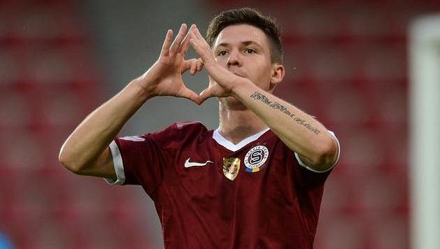 Záložník Sparty Praha Tomáš Přikryl oslavuje vyrovnávací gól během utkání Letního ligového poháru Prahy proti Bohemians Praha 1905. Záložník Sparty Praha Tomáš Přikryl oslavuje vyrovnávací gól během utkání Letního ligového poháru Prahy proti Bohemians Praha 1905.