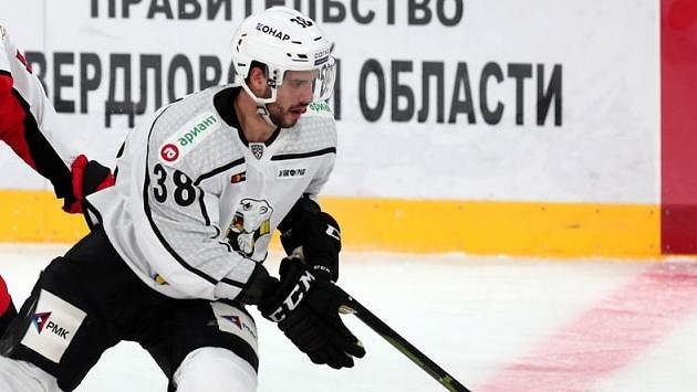 Tomáš Hyka si připsal v zápase proti Dinamu Riga hattrick, ani to však na body nestačilo Tomáš Hyka si připsal v zápase proti Dinamu Riga hattrick, ani to však na body nestačilo