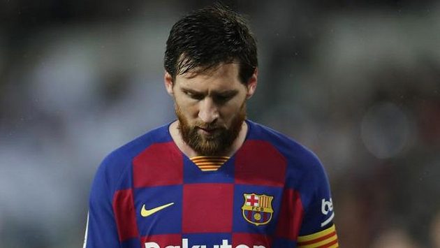 Ve Španělsku se nehraje. V čele La Ligy zůstává Barcelona. Ve Španělsku se nehraje. V čele La Ligy zůstává Barcelona.