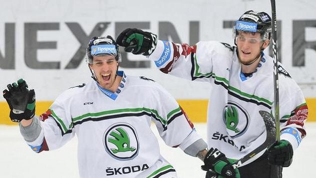 Ondřej Dlapa z Mladé Boleslavi (vlevo) se raduje z gólu proti Kladnu. Ondřej Dlapa z Mladé Boleslavi (vlevo) se raduje z gólu proti Kladnu.