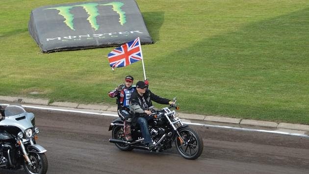 Tai Woffinden při slavnostním zahájení GP v Praze. Ilustrační foto. Tai Woffinden při slavnostním zahájení GP v Praze. Ilustrační foto.