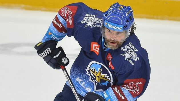 Jaromír Jágr z Kladna během utkání v Mladé Boleslavi. Jaromír Jágr z Kladna během utkání v Mladé Boleslavi.
