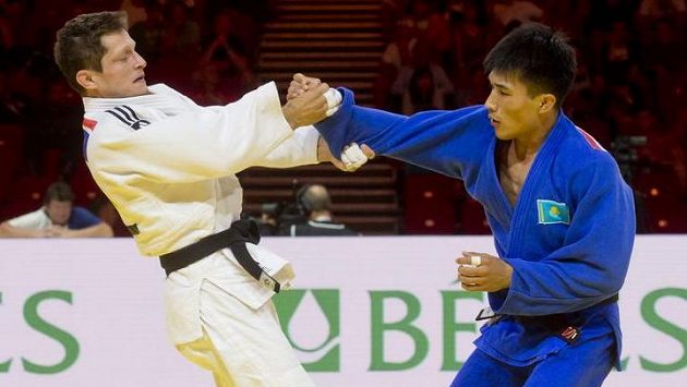 Český judista Pavel Petřikov (vlevo) v souboji s Gusmanem Kyrgyzbajevem z Kazachstánu. Český judista Pavel Petřikov (vlevo) v souboji s Gusmanem Kyrgyzbajevem z Kazachstánu.