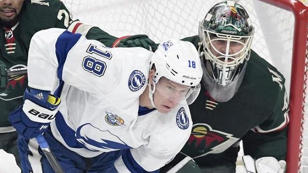Ondřej Palát z Tampy Bay v sobotním utkání NHL na ledě Minnesoty. Ondřej Palát z Tampy Bay v sobotním utkání NHL na ledě Minnesoty.