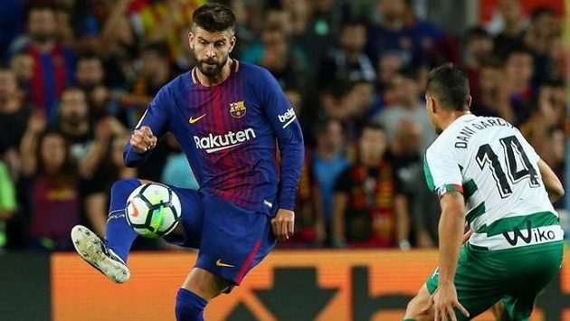 Španělský obránce Barcelony Gerard Piqué v zápase La Ligy proti Eibaru. Španělský obránce Barcelony Gerard Piqué v zápase La Ligy proti Eibaru.