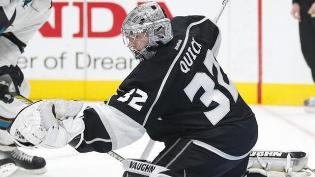 Brankář Los Angeles Kings Jonathan Quick se stal hvězdou uplynulého týdne NHL. Brankář Los Angeles Kings Jonathan Quick se stal hvězdou uplynulého týdne NHL.