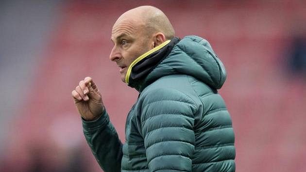 Trenér Žiliny Adrián Gula během přípravného duelu na Spartě. Trenér Žiliny Adrián Gula během přípravného duelu na Spartě.