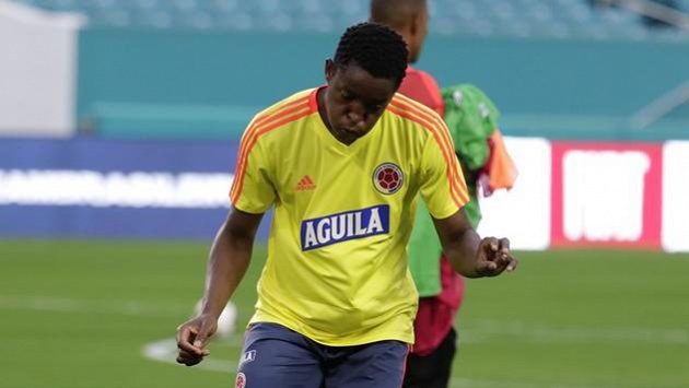 Kolumbijský obránce Evertonu Yerry Mina před reprezentačním soubojem s Brazílií. Kolumbijský obránce Evertonu Yerry Mina před reprezentačním soubojem s Brazílií.