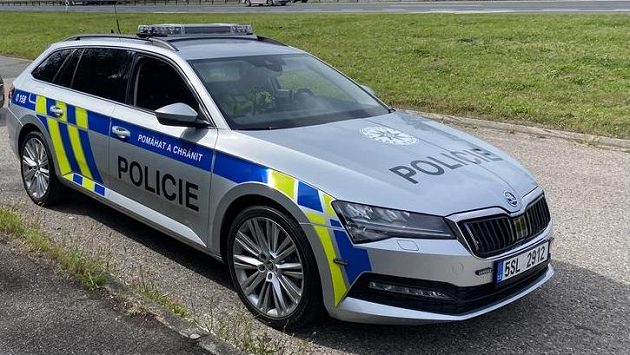Policejní vůz, ilustrační foto. Policejní vůz, ilustrační foto.