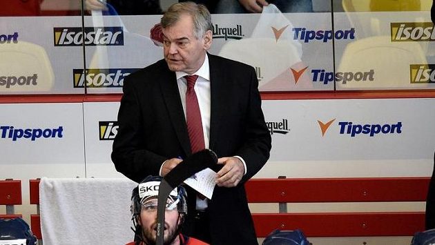 Trenér české hokejové reprezentace Vladimír Vůjtek starší. Trenér české hokejové reprezentace Vladimír Vůjtek starší.