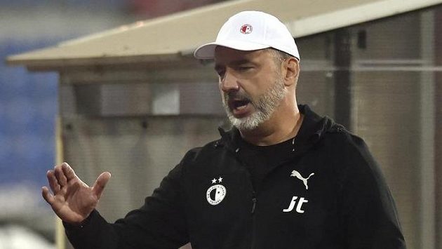 Trenér Slavie Jindřich Trpišovský po utkání s Ostravou. Ilustrační foto. Trenér Slavie Jindřich Trpišovský po utkání s Ostravou. Ilustrační foto.